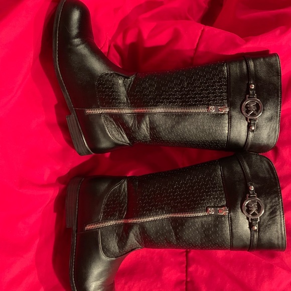SOLD Michael Kors boots - Picture 3 of 8